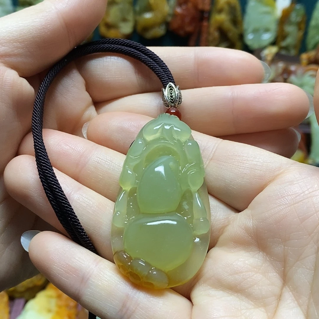 岫玉未镶嵌吊坠(赠链)