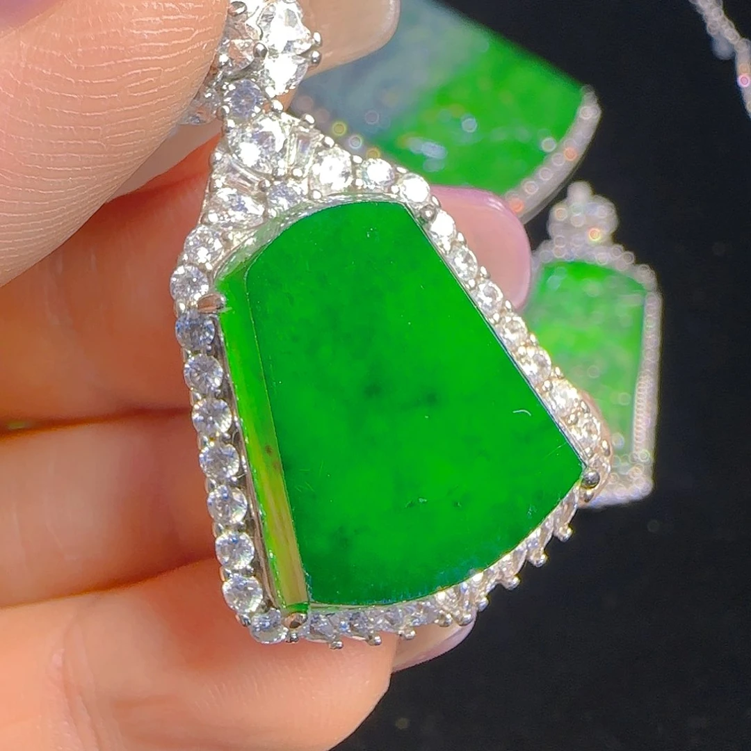 翡翠吊坠(赠链)银S925镶嵌