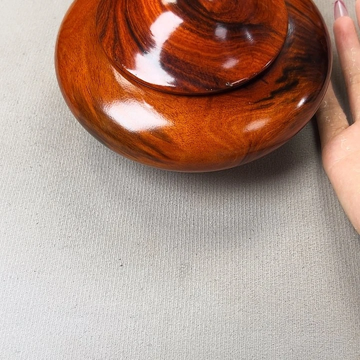 木质G****福老挝大红酸枝茶叶罐一个