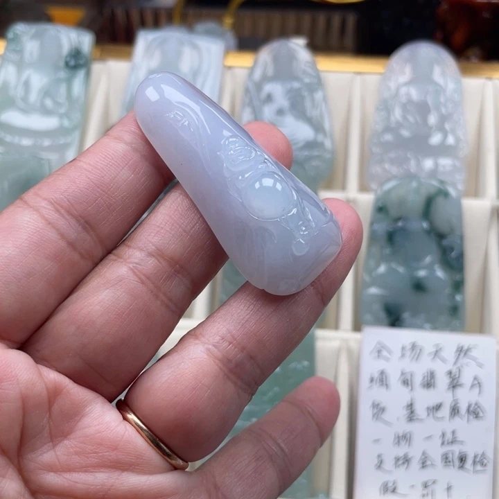翡翠未镶嵌挂件玉
