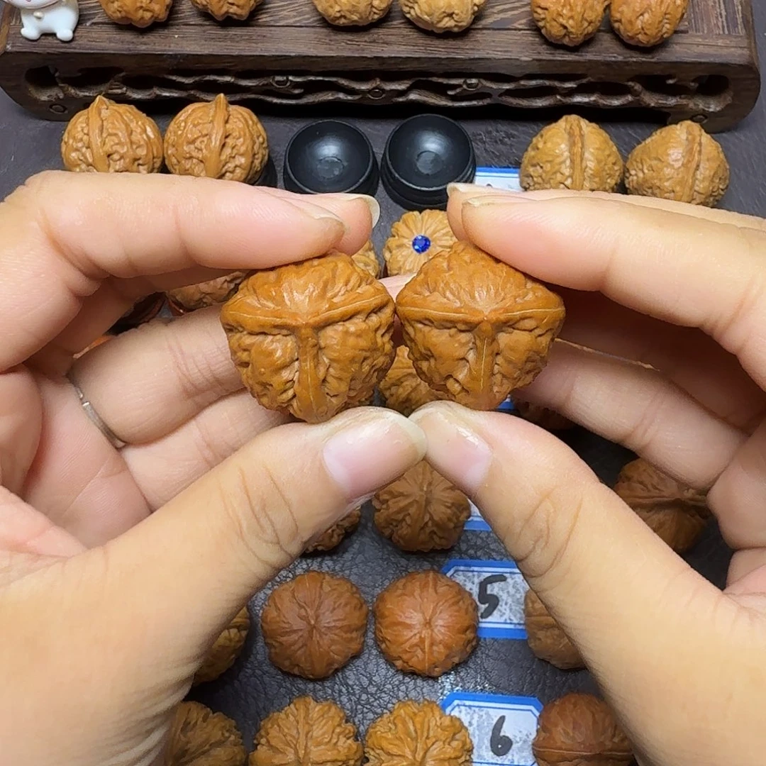 M***o文玩核桃吊坠29尺小三轮福利