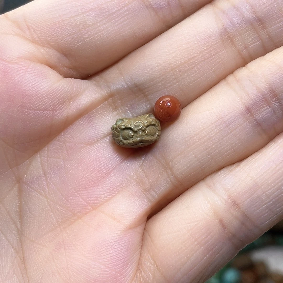 南红玛瑙配饰未镶嵌