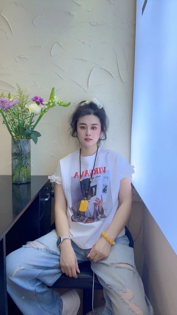 卡通印花袖子拼接圆领夏季女款宽松休闲半袖