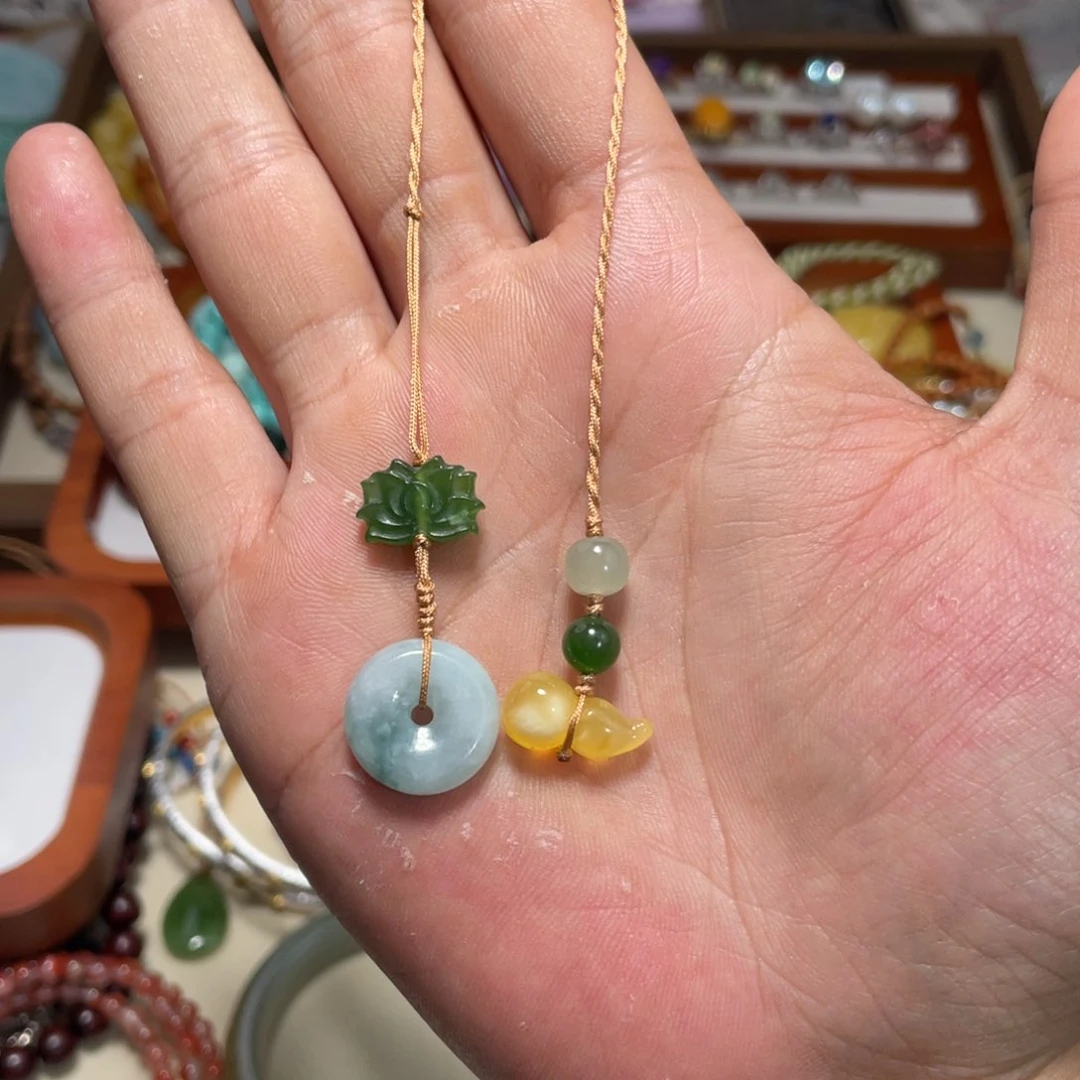 翡翠吊坠(赠链)未镶嵌平安扣