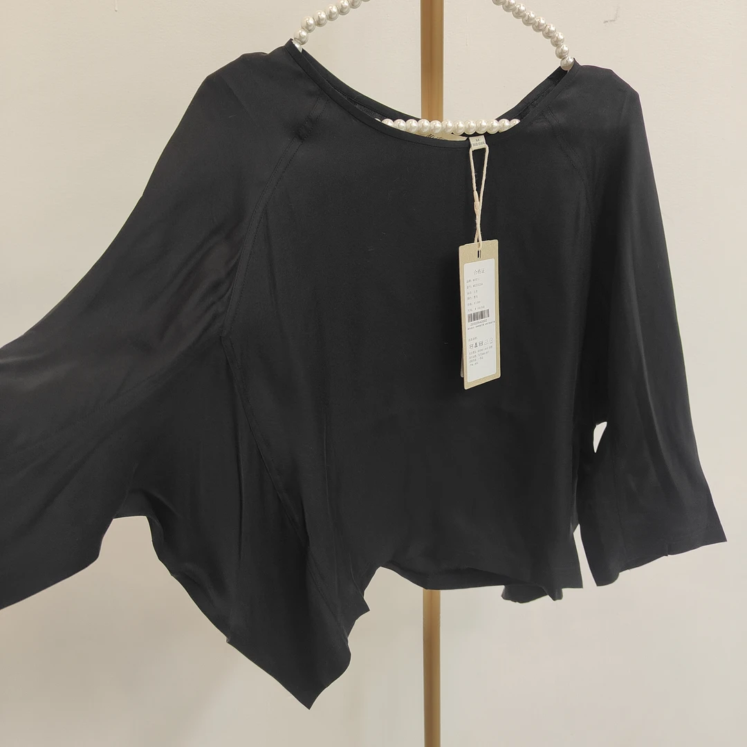 商场大牌断码黑色蝙蝠袖铜氨丝上衣不挑人