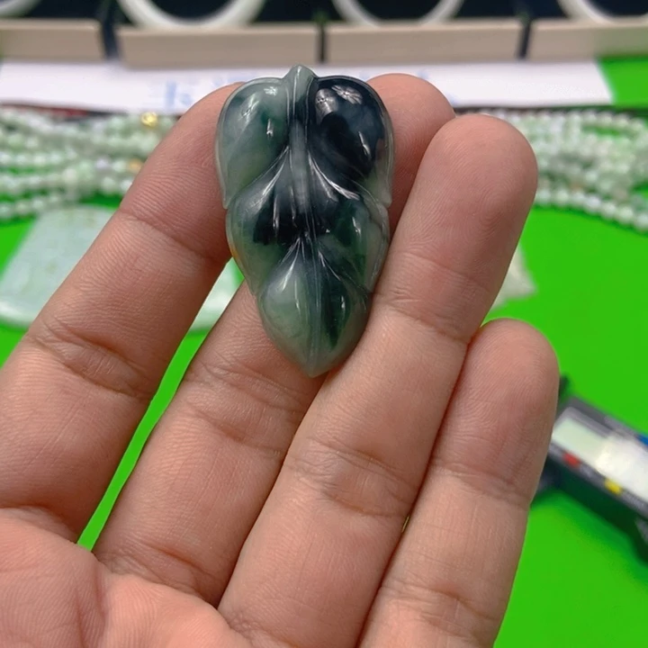 翡翠未镶嵌挂件挂件