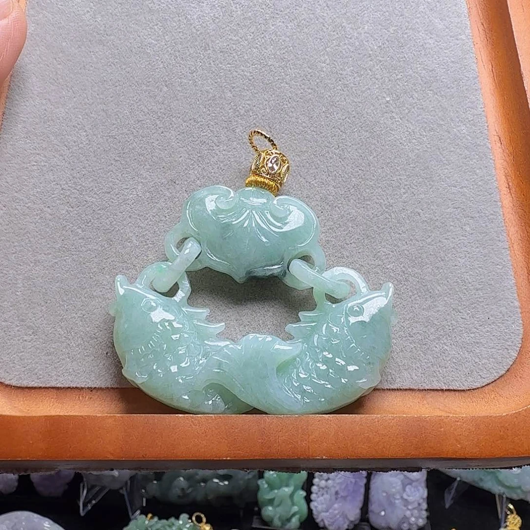 吊坠(赠链)未镶嵌翡翠