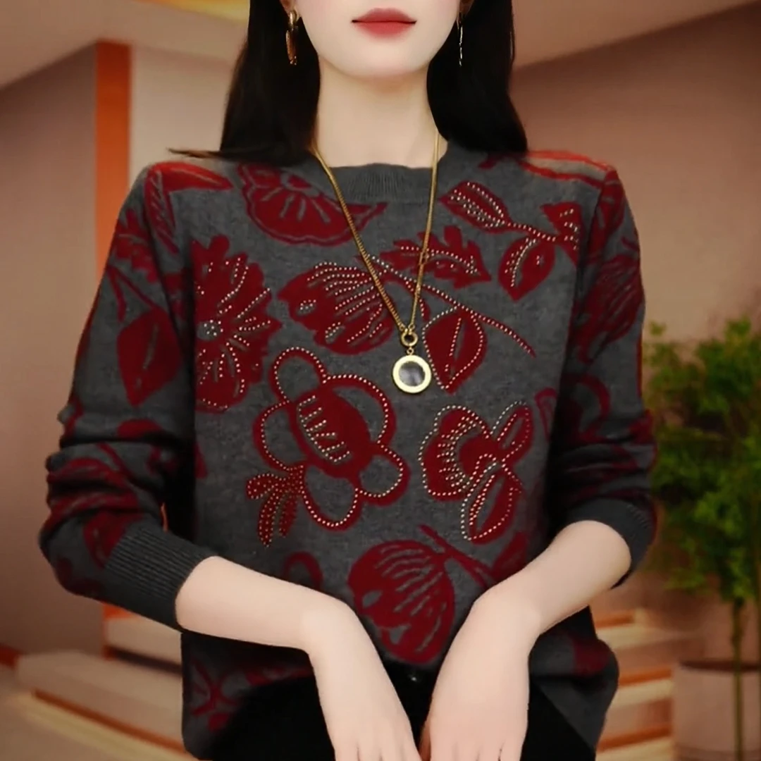 秋冬新款提花烫钻毛衣洋气时尚女针织衫上衣宽松妈妈装大码打底衫