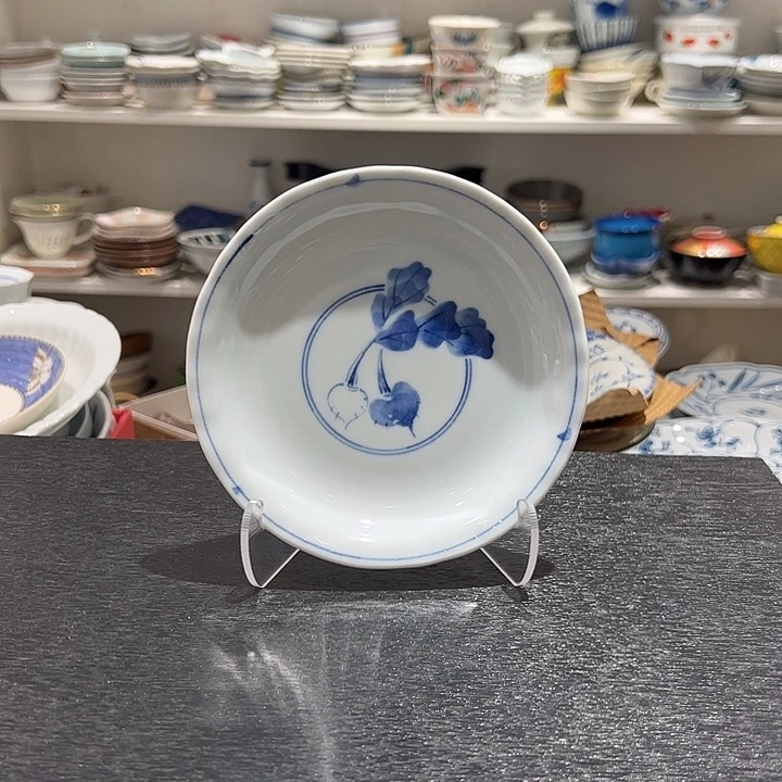 G***T瓷手绘萝卜小盘子一个超可爱