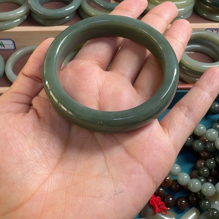 ·***ᐝ和田玉（糖玉）手镯未镶嵌