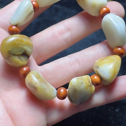 套链未镶嵌和田玉（糖玉）