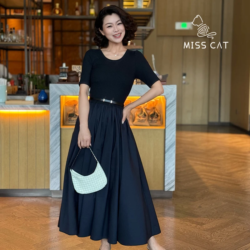 FELINE早呀猫小姐2025年夏新针织拼接法式设计感修身中长款连衣裙