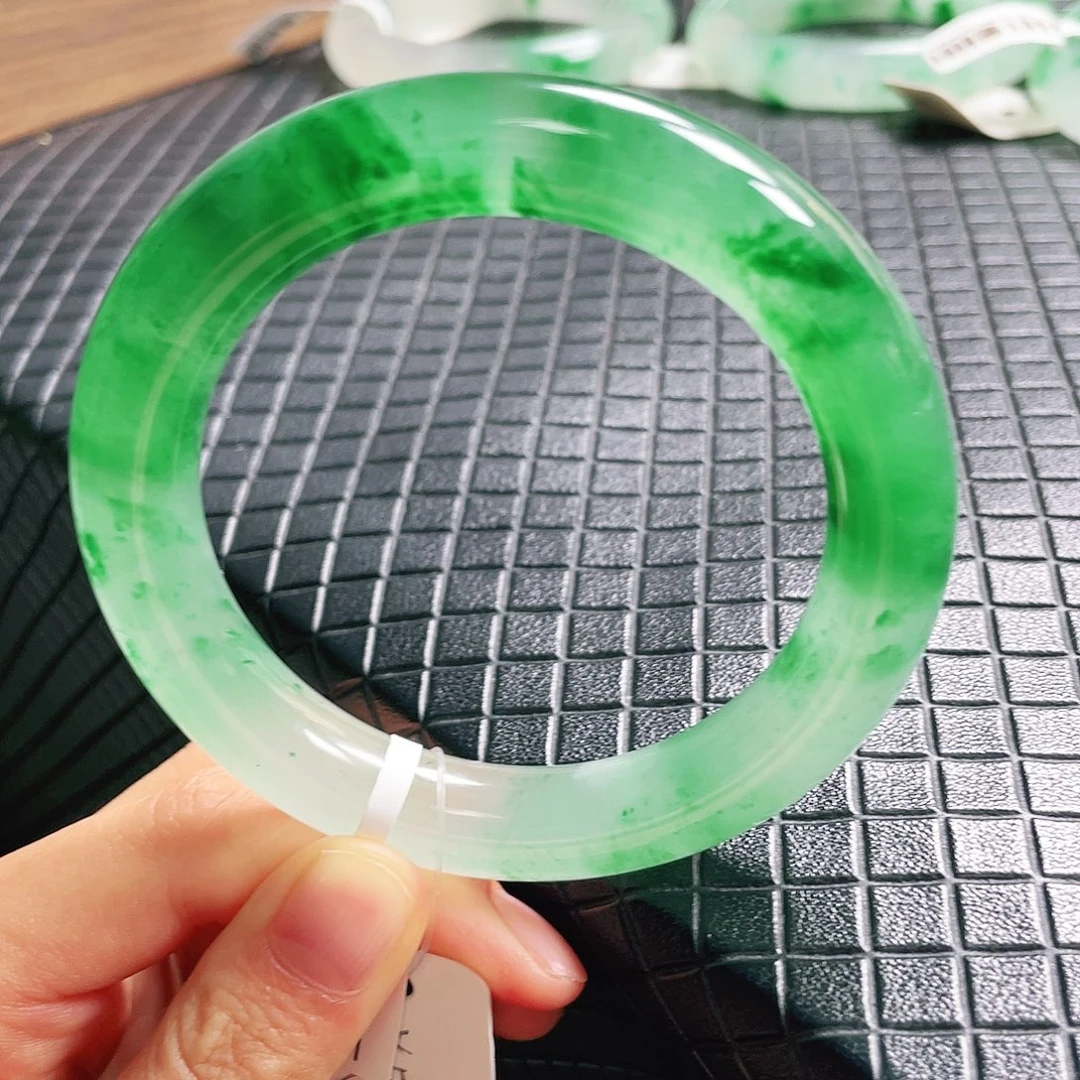 石英质玉未镶嵌手镯56