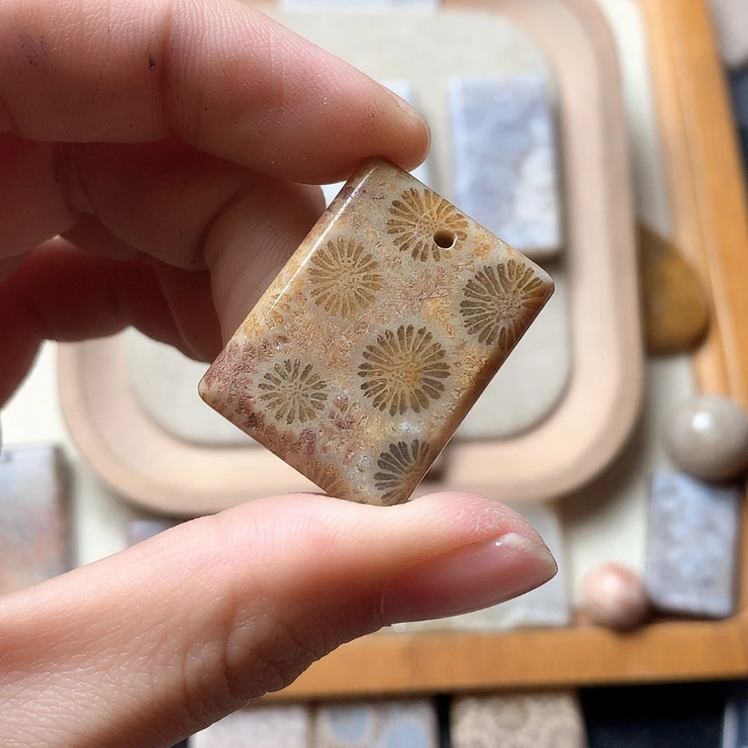 石英质玉颈饰未镶嵌健**宁