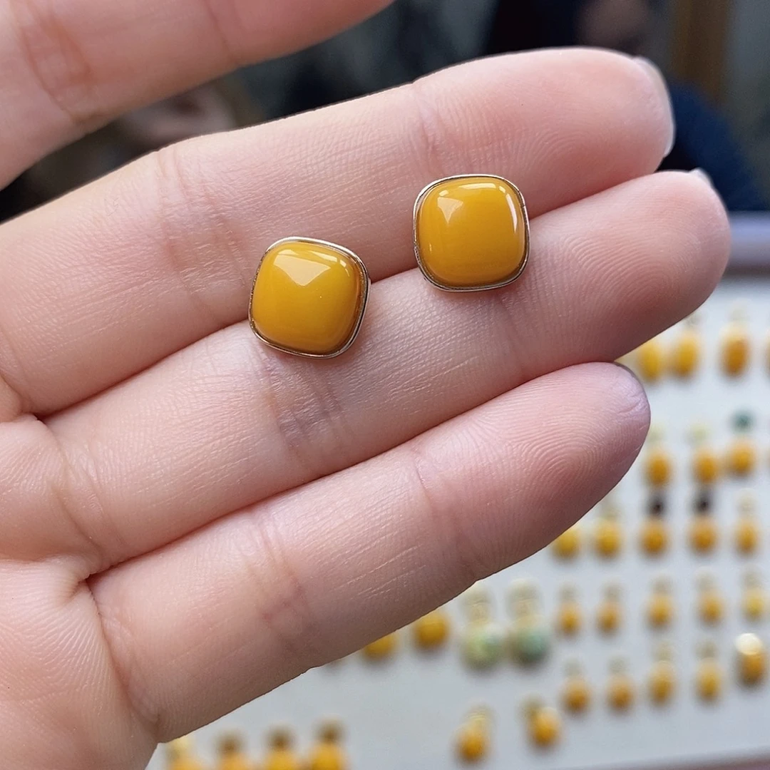 放***灵琥珀未镶嵌裸石成品