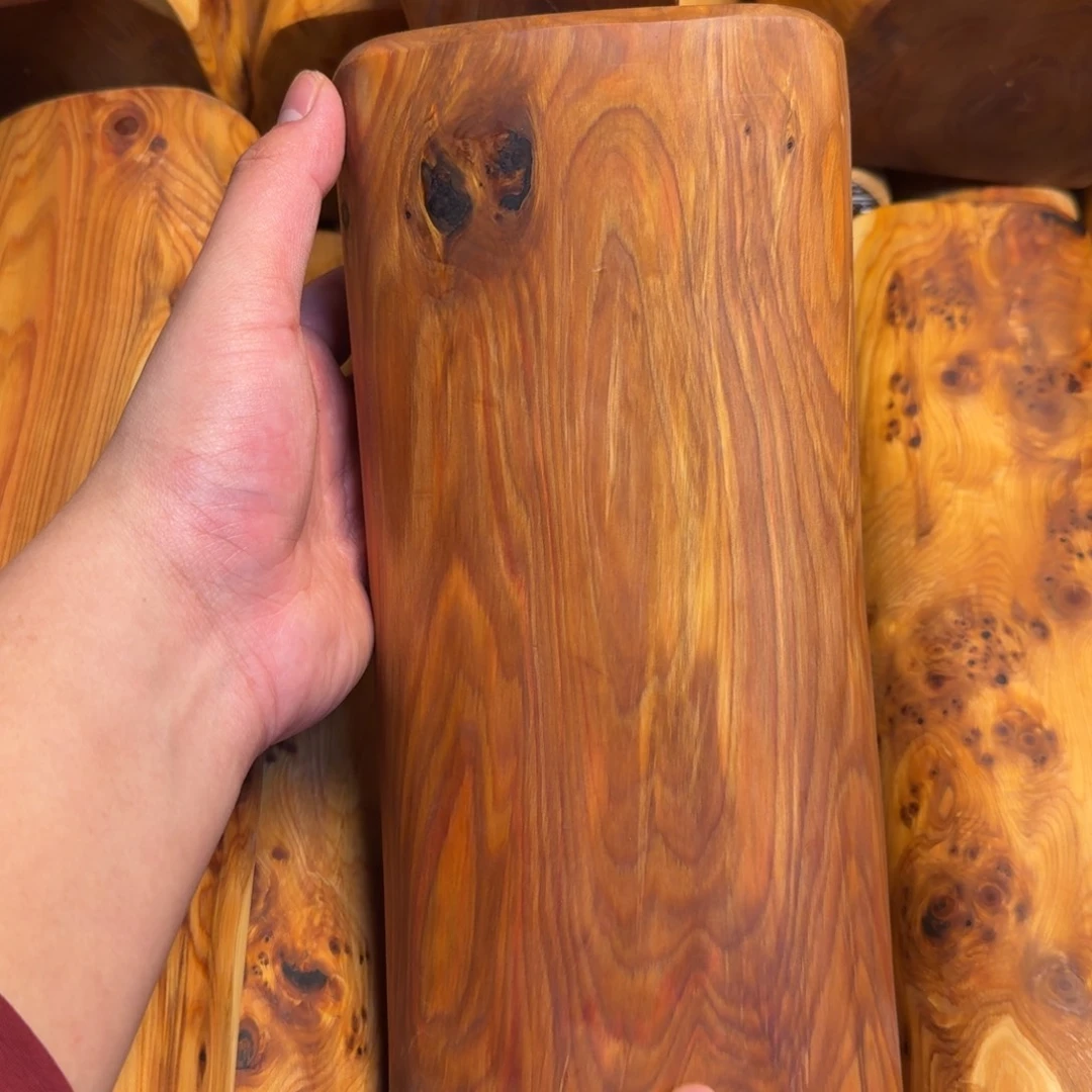 强***牛实木竹炭崖柏黑油颈椎枕。黑油老料