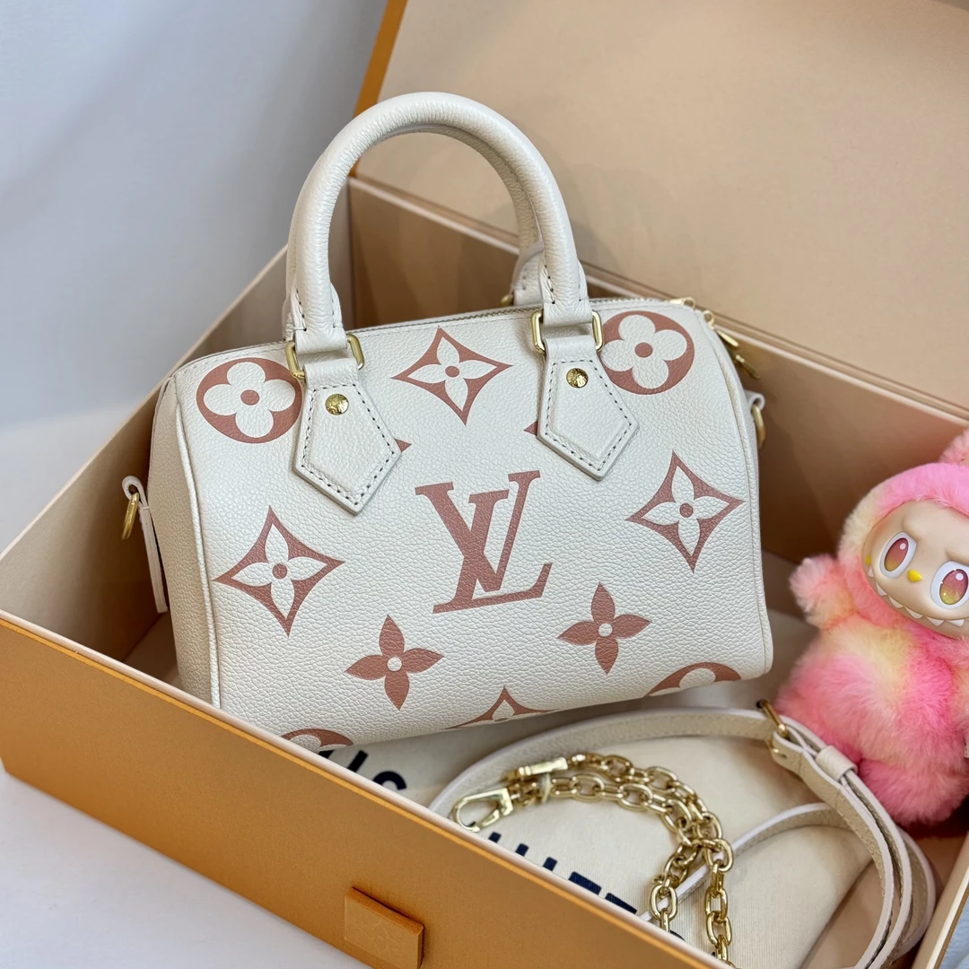 95新 LouisVuitton/路易威登 奶油草莓限定色Speedy 20单肩包