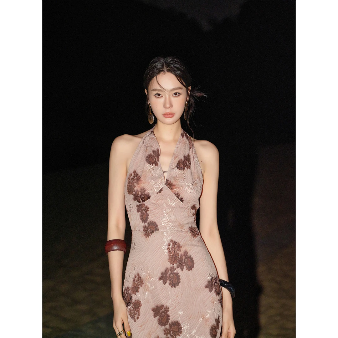 周淼【晚意】复古感绣花珠片挂脖连衣裙女 优雅气质上衣ZM25L4522D