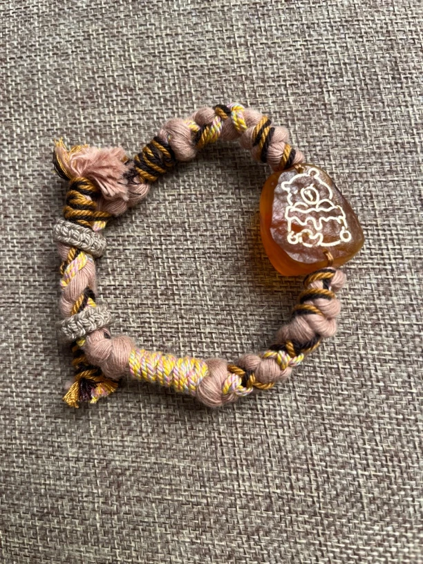 手工编织卡皮巴拉原石原皮手绳