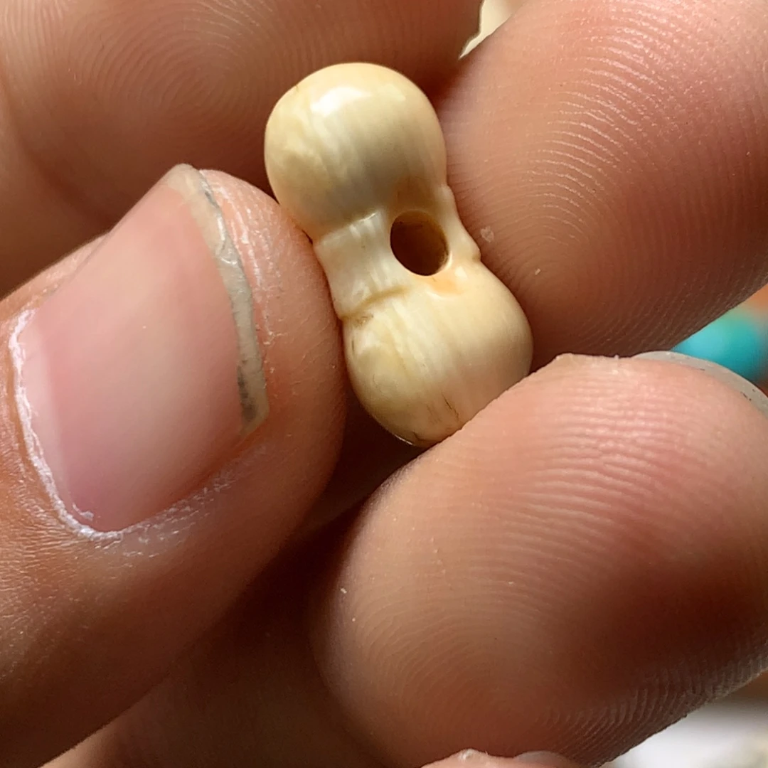 琉璃颈饰藏传小元素