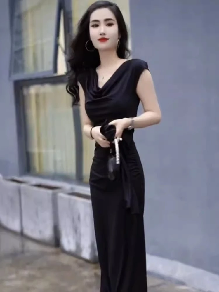 网红同款时尚连衣裙2025夏新款纯色堆堆领无袖修身减龄净版连衣裙