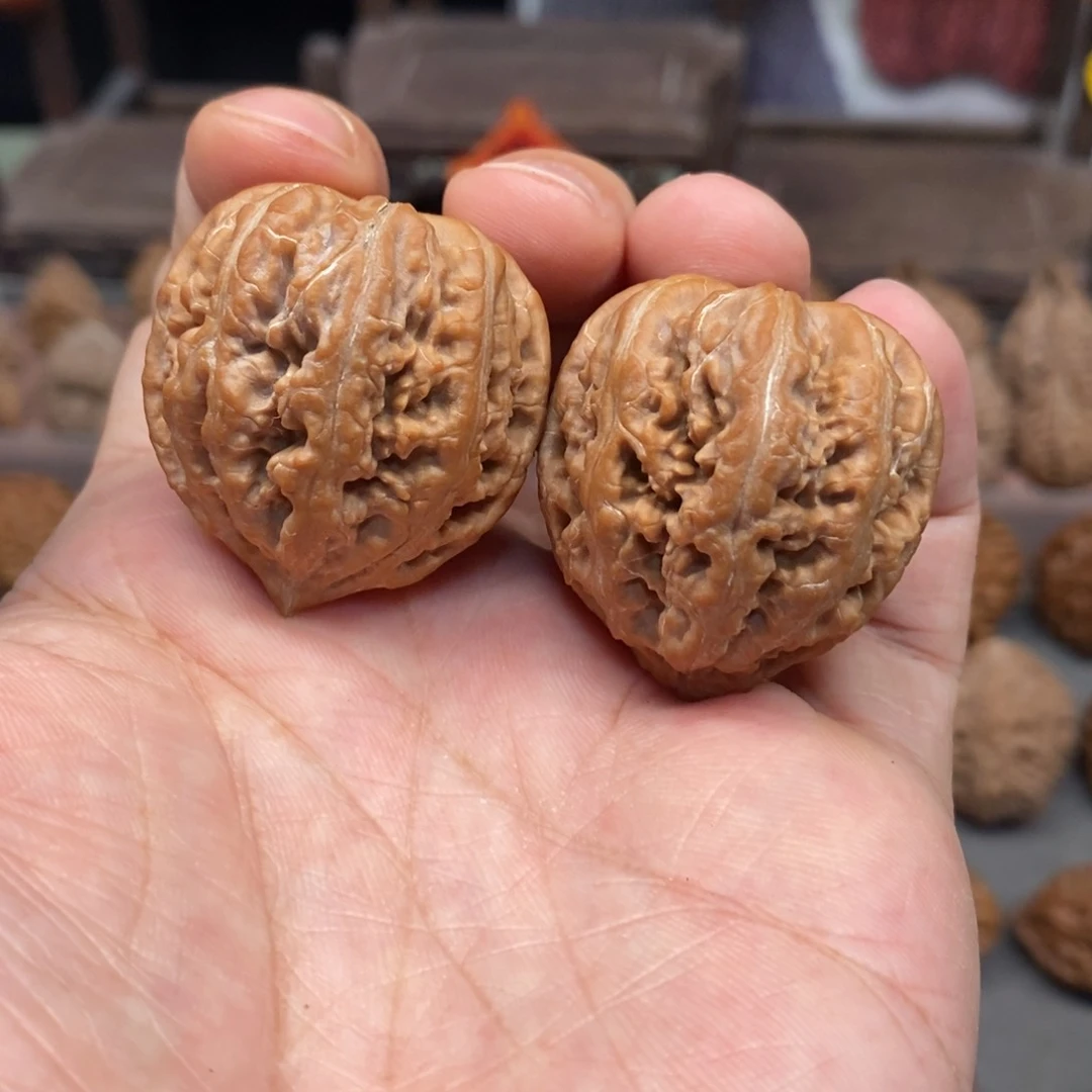 文玩核桃把件蚂蚁绣球