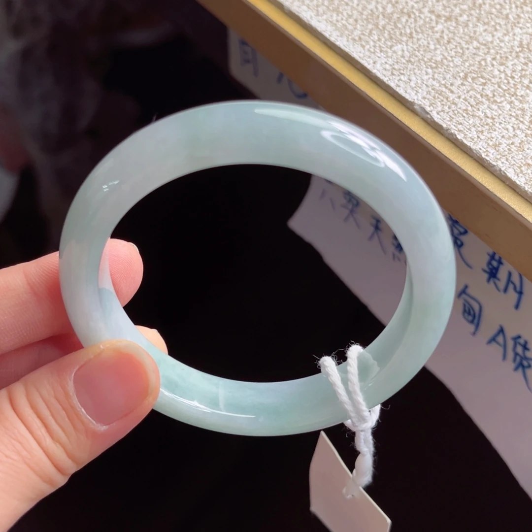 翡翠未镶嵌手镯手镯