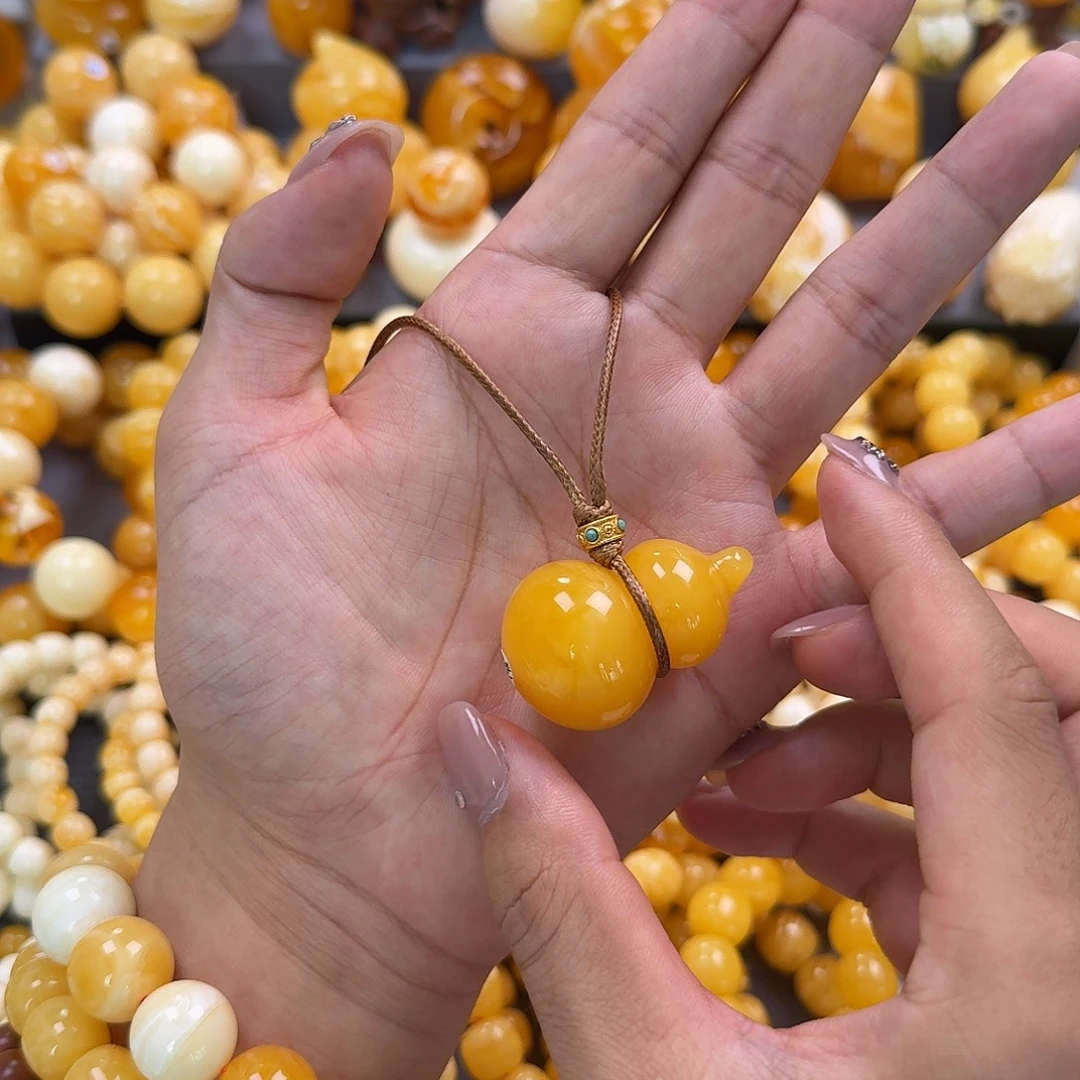 蜜蜡未镶嵌珠宝奇石