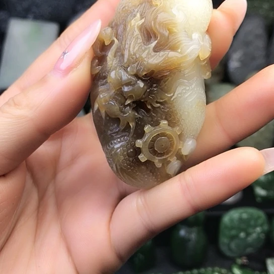 和田玉（糖玉）未镶嵌把件