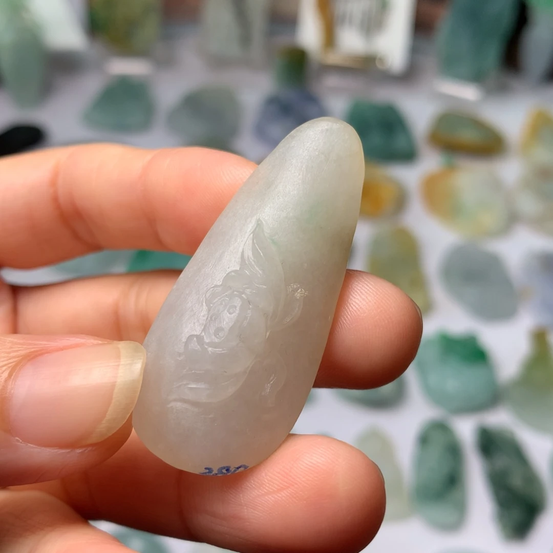 未镶嵌定制翡翠翡翠