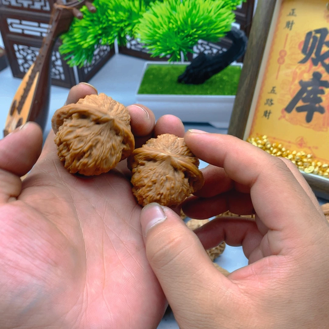 文玩核桃红狮子40尺