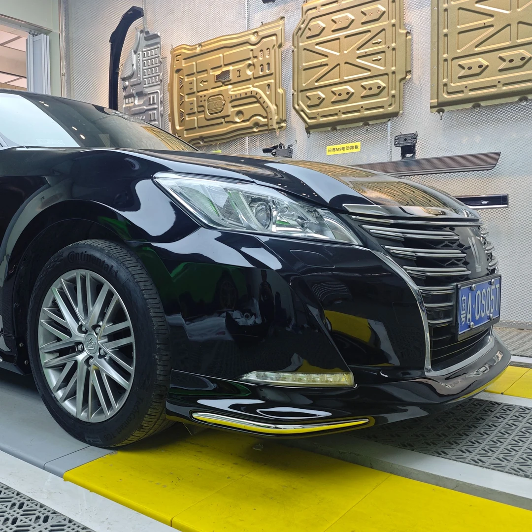 2015-2020年的丰田皇冠，15款皇冠18款皇冠前铲，14代皇冠前唇