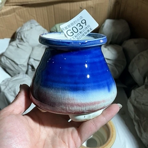 紫砂花盆039微瑕品口径6.5左右口有微瑕
