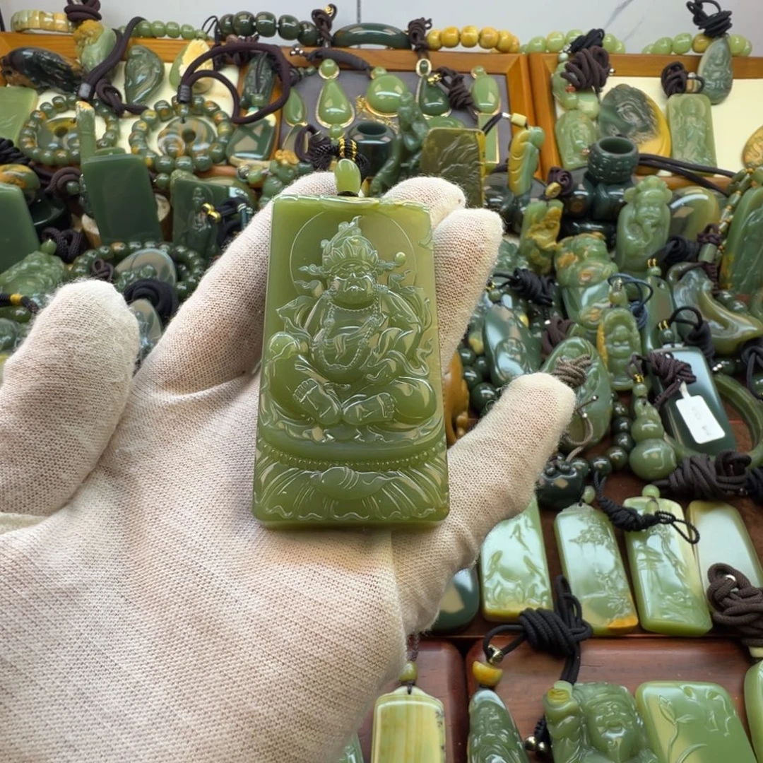 ૮***ა岫岩河磨玉（透闪石质玉）未镶嵌颈饰