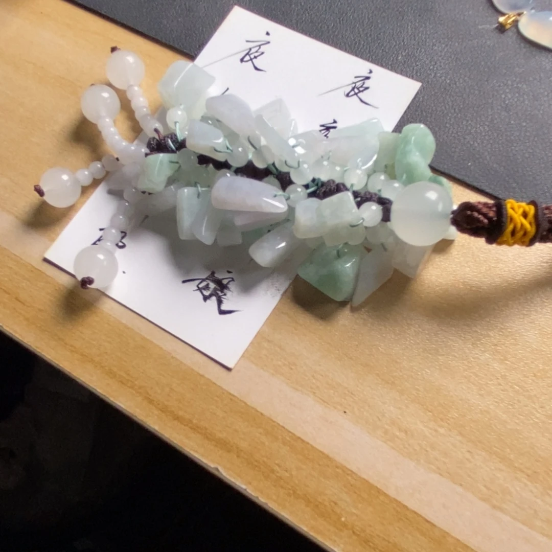 李***z颈饰未镶嵌翡翠天然