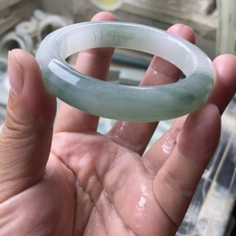 多***1未镶嵌手镯石英质玉（金丝玉）加工定制