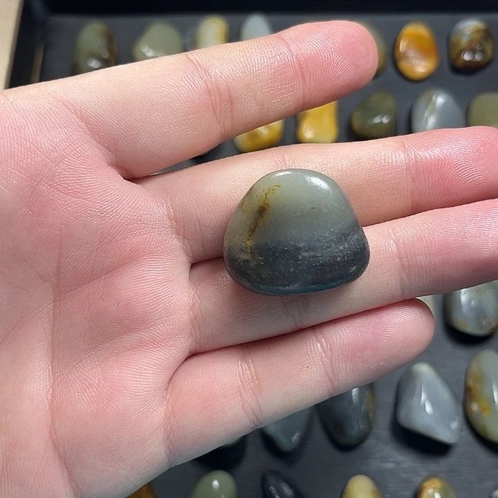 和田玉未镶嵌珠宝奇石