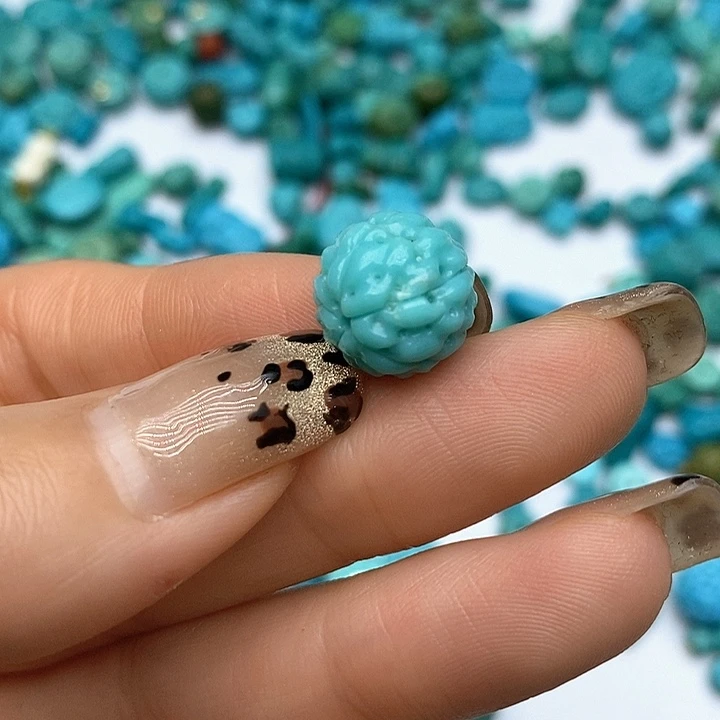 绿松石未镶嵌珠宝奇石