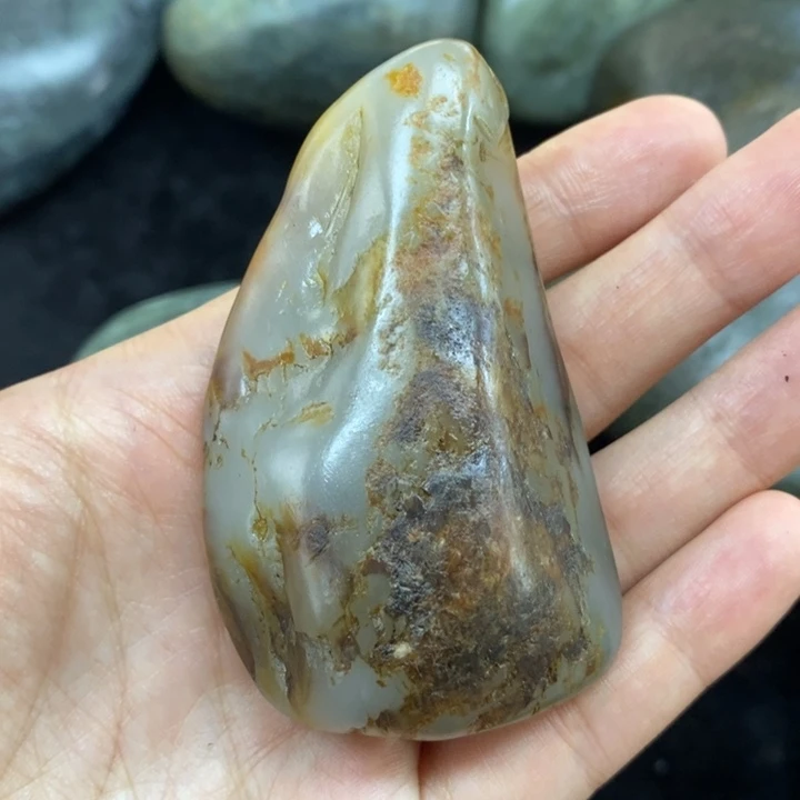 未镶嵌和田玉（糖玉）挂件石**记