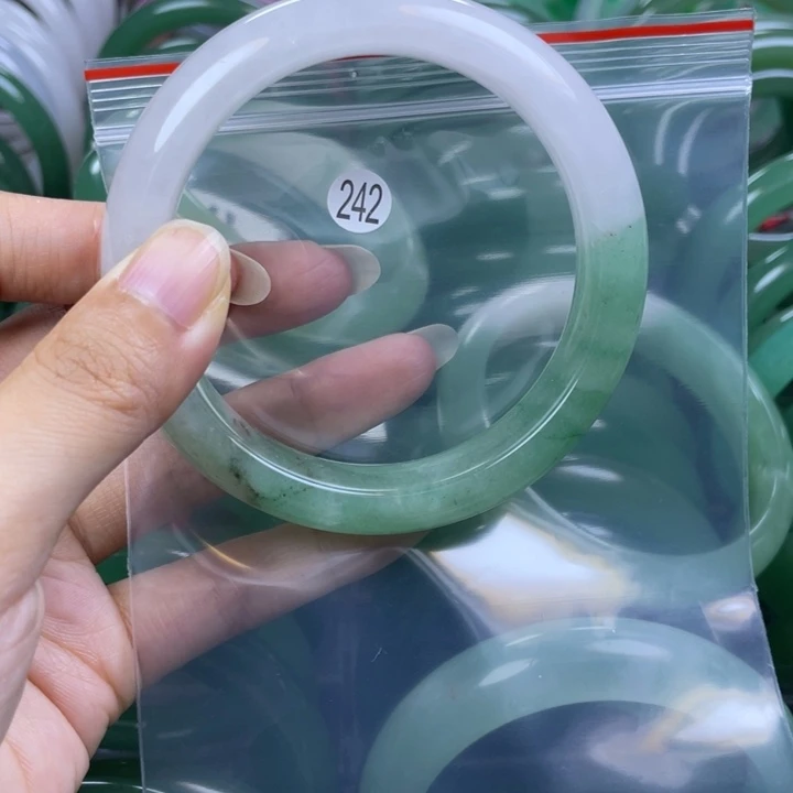 未镶嵌手镯石英质玉62