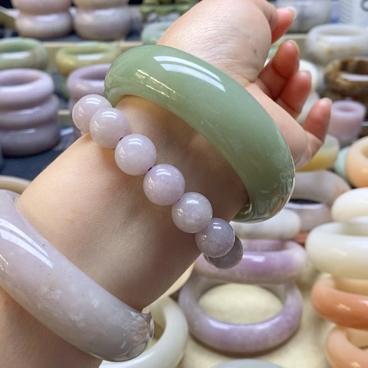 A***&石英岩玉未镶嵌手镯