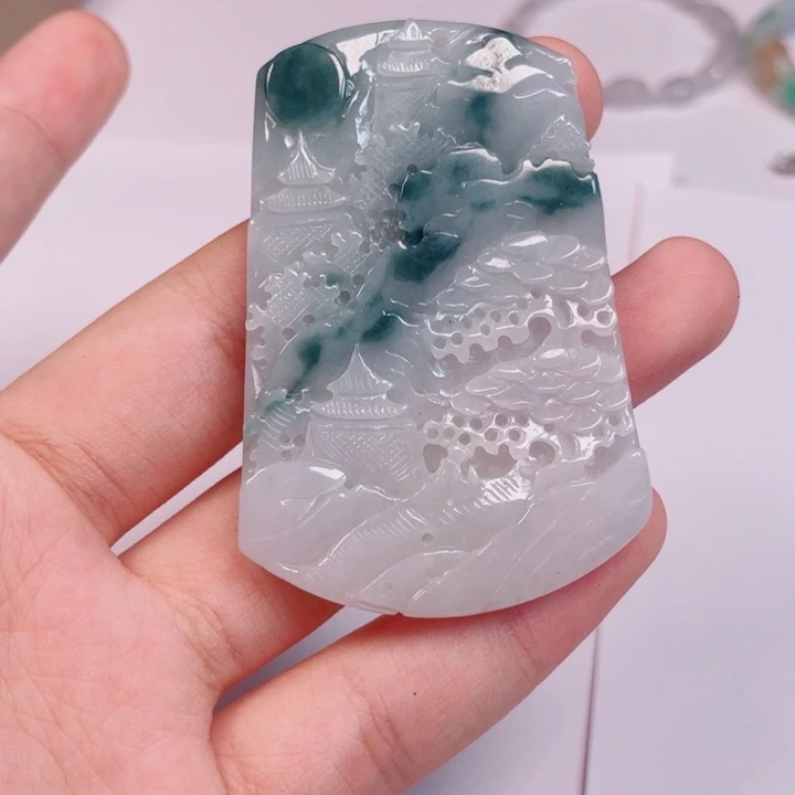 翡翠挂件未镶嵌山水牌