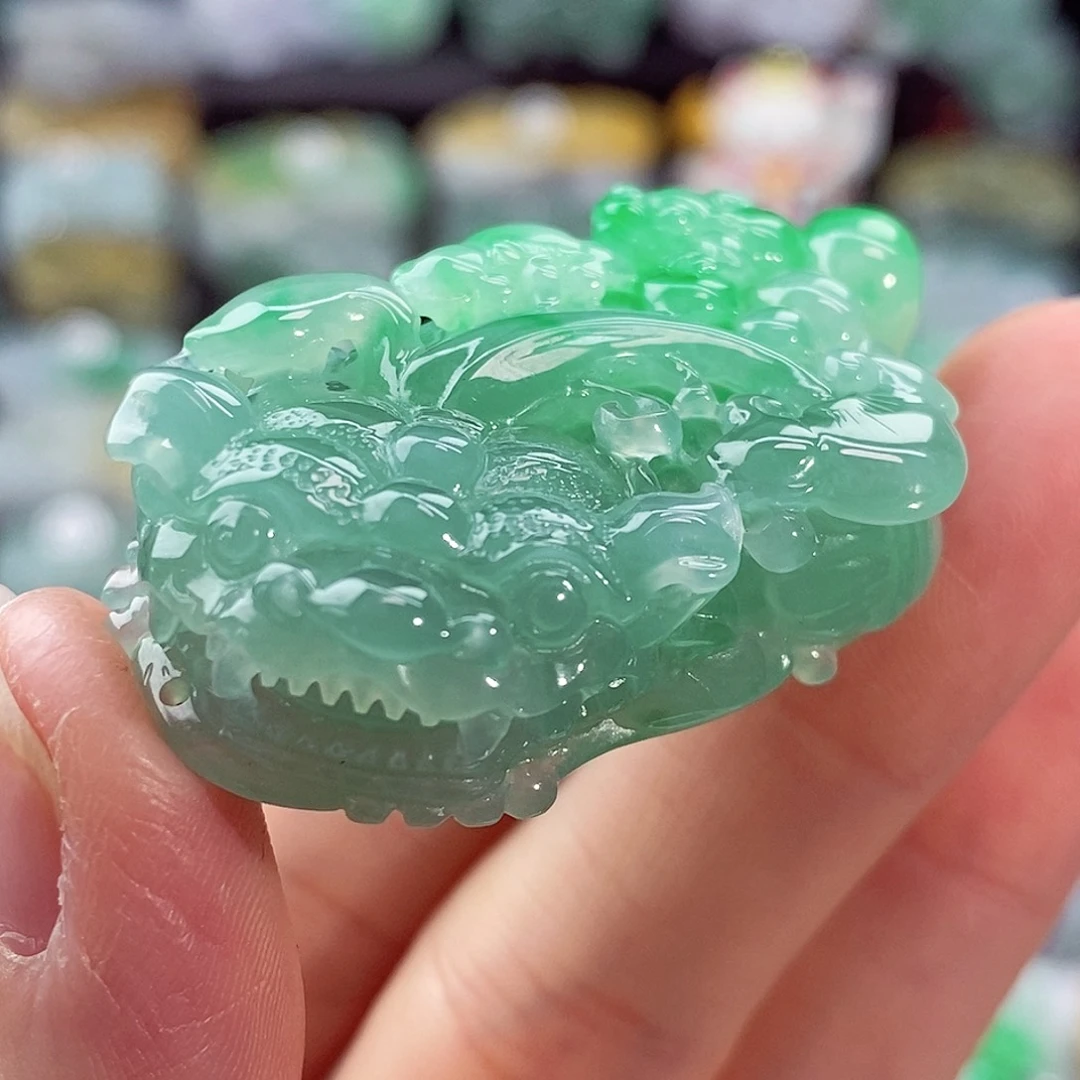 颈饰未镶嵌翡翠天然