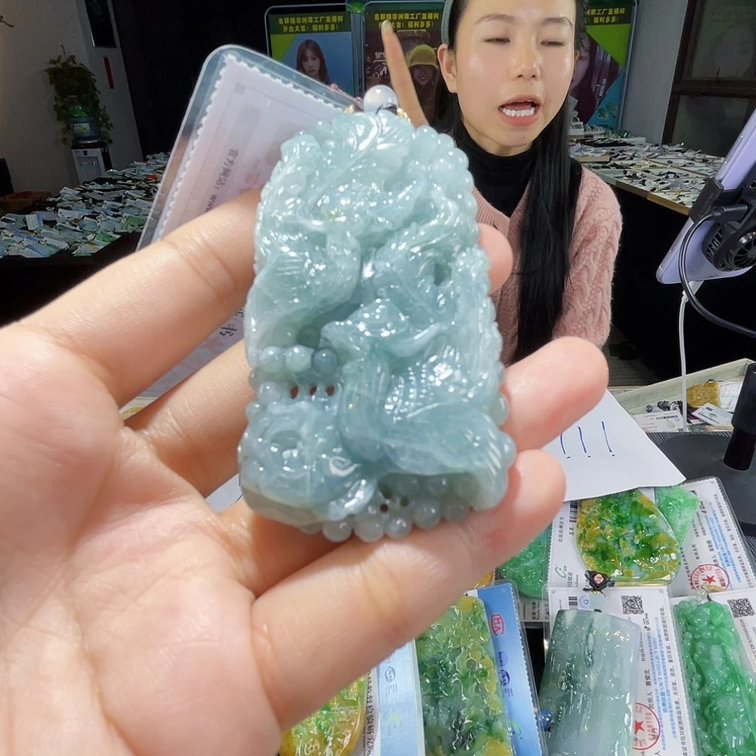 颈饰未镶嵌翡翠一