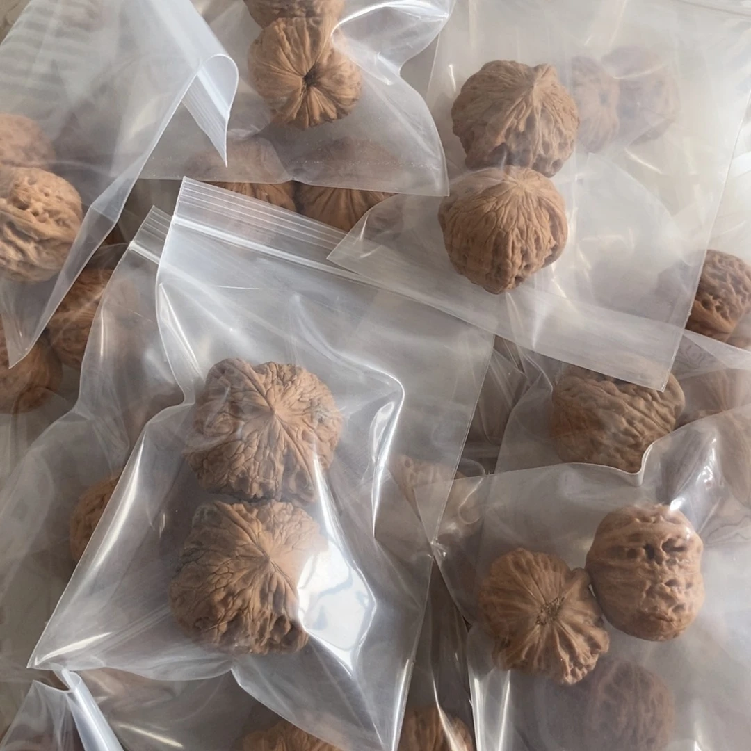 文玩核桃吊坠铁锤有瑕疵