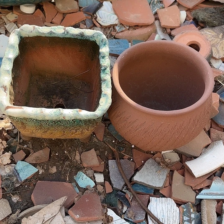 正品紫砂口13高12瑕疵