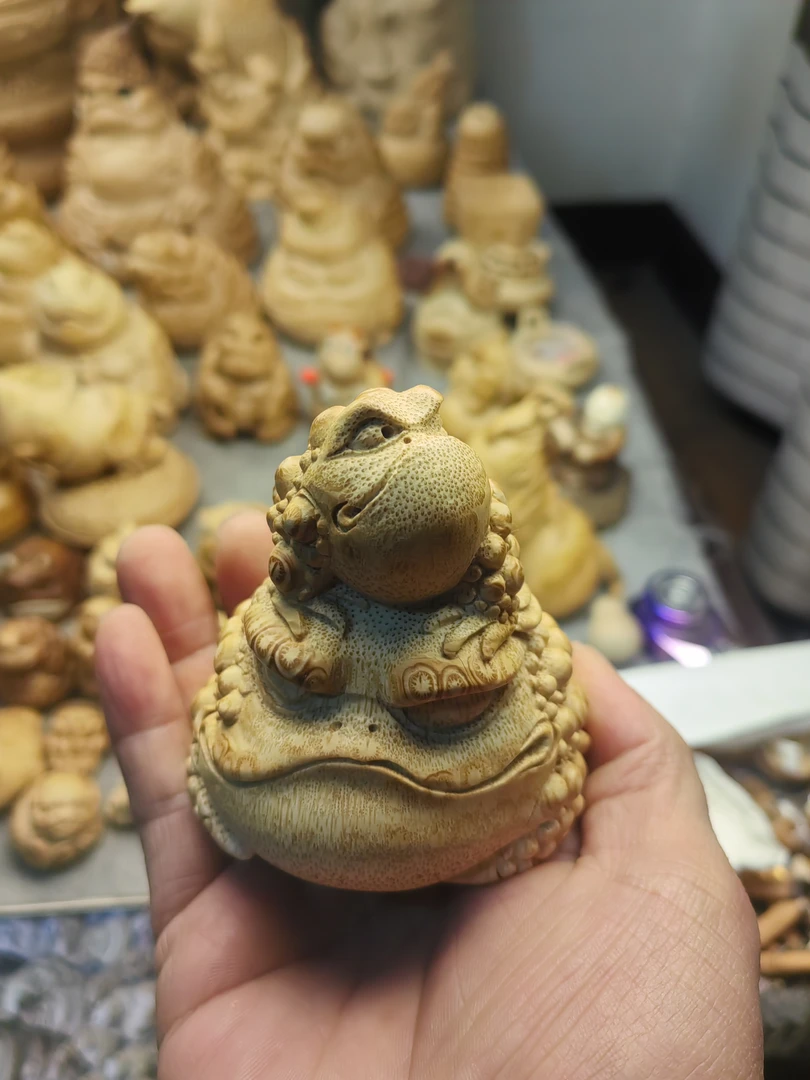 竹根雕母子蟾，手工雕刻