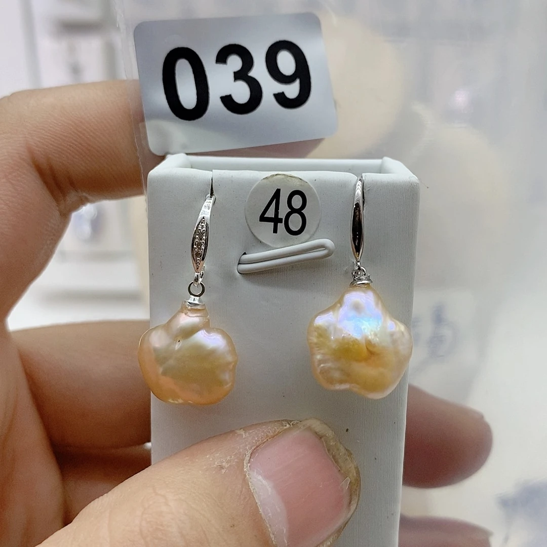 淡水珍珠颈饰合金