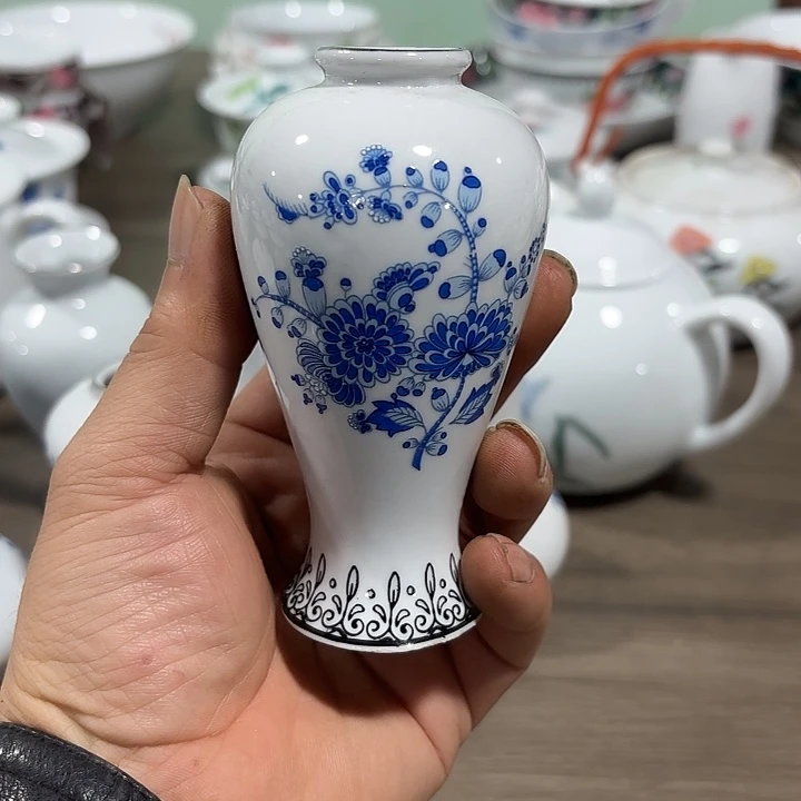 陶绿宝卡绿宝塔绿宝塔小瓶子