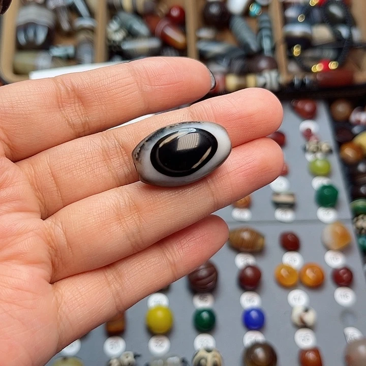 玛瑙/玉髓未镶嵌珠宝半成品逍**天